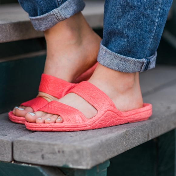 Pink Pali Hawaii 🌴 Colored Sandals - Picture 2 of 3